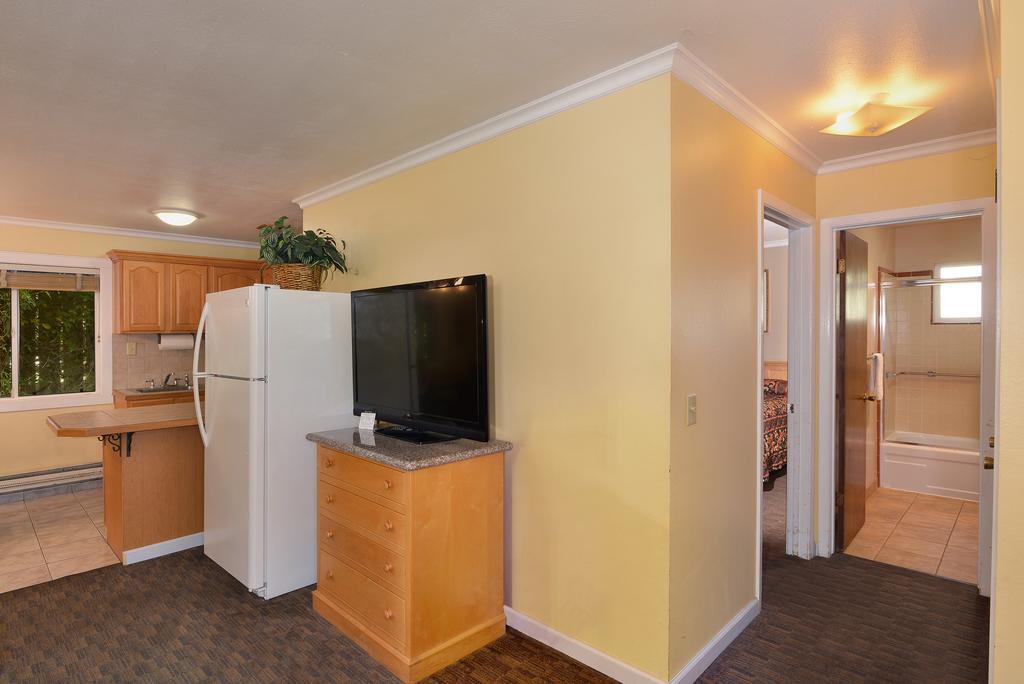 Surf And Gardens Motel Fort Bragg